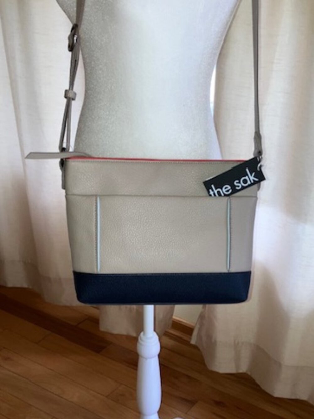 The Sak Melrose Leather Shoulder Bag in Sand Horizon